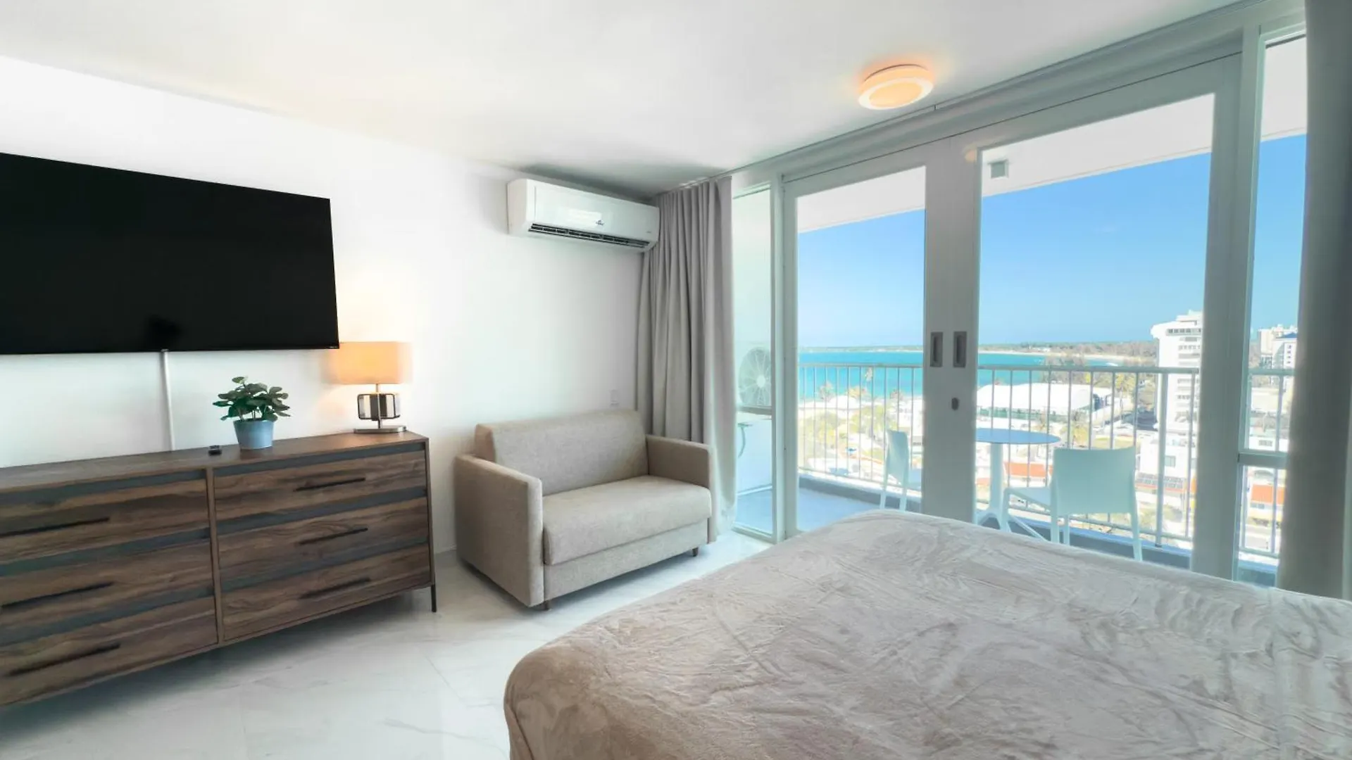Apartahotel Esj Towers By Chana San Juan
